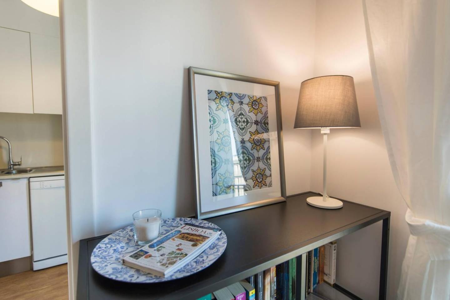 Comfortable Apartment In Campo Pequeno Lisbon Exterior photo